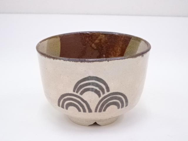 黄の瀬窯造　鉄絵青海波茶碗